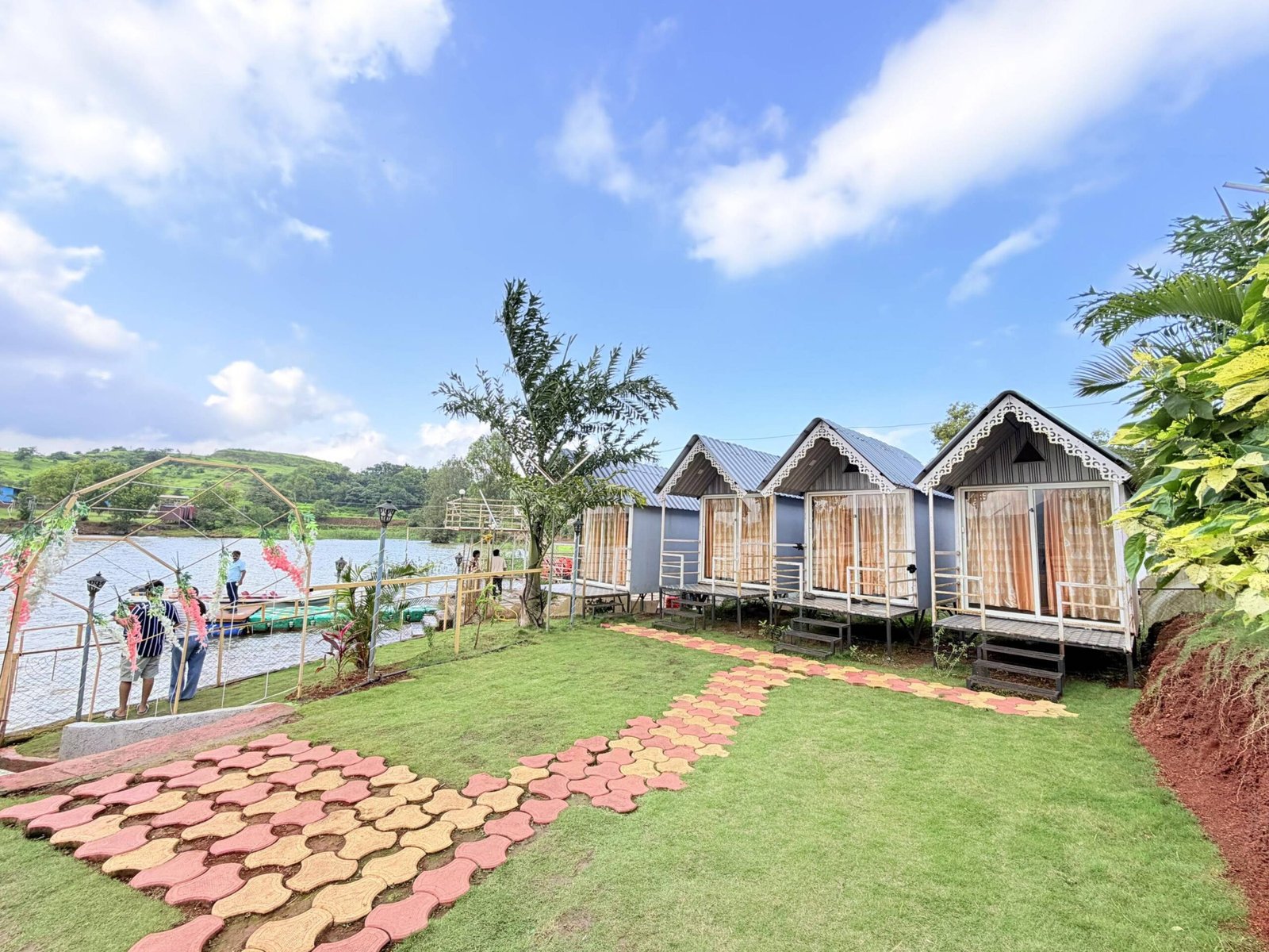 Bella Lake Touch Triangle Cottages
