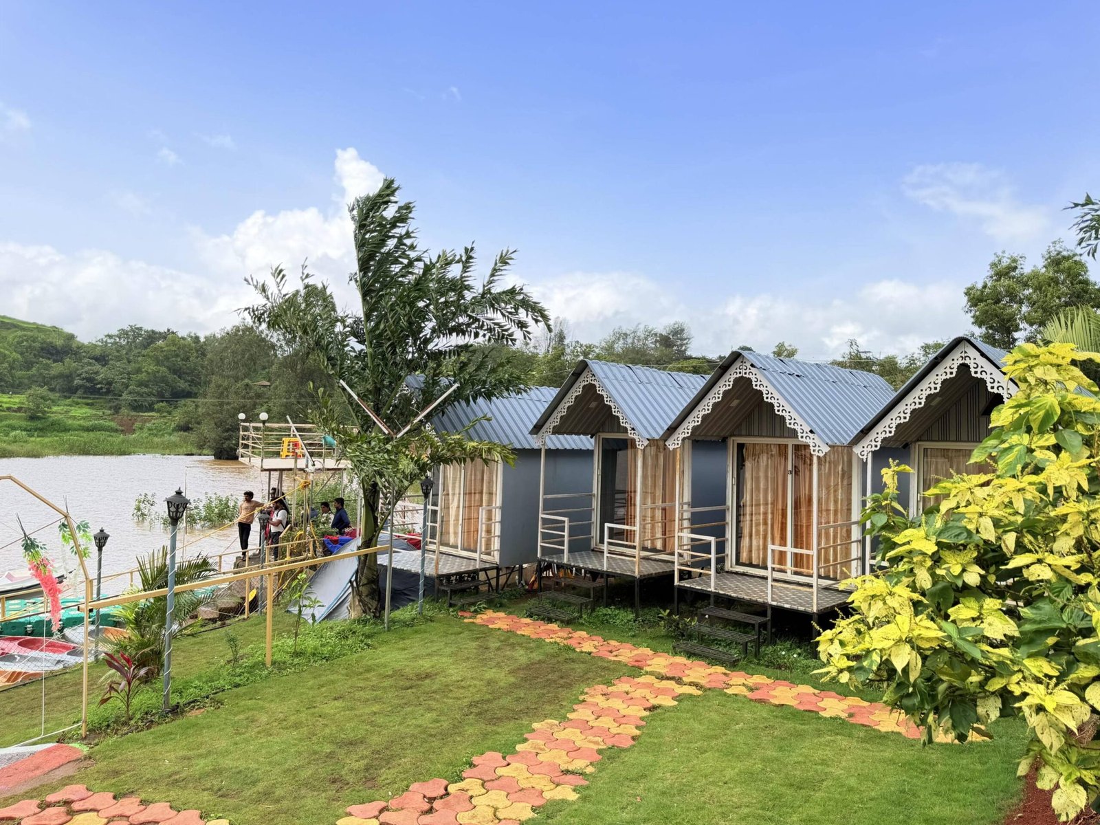 Bella Lake Touch Triangle Cottages